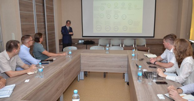 У Харкові вивчають світовий досвід будівництва «розумних» парковок